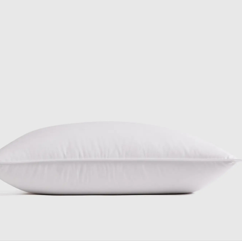 Quince King Down Alternative Pillow Medium / Firm NEW In Bag